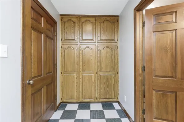 $650,000 | 1055 South 200th Street, Pittsburg, KS 66762