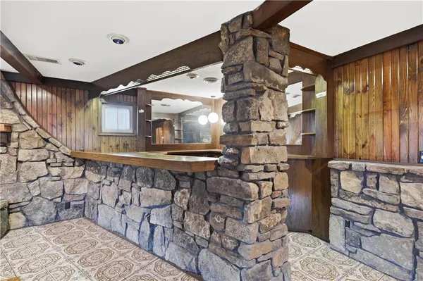 $650,000 | 1055 South 200th Street, Pittsburg, KS 66762