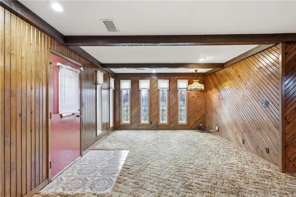 $650,000 | 1055 South 200th Street, Pittsburg, KS 66762