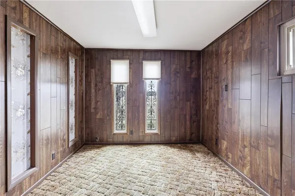 $650,000 | 1055 South 200th Street, Pittsburg, KS 66762