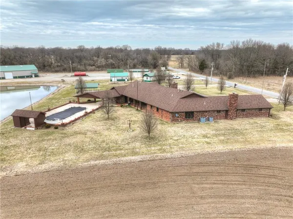 $650,000 | 1055 South 200th Street, Pittsburg, KS 66762