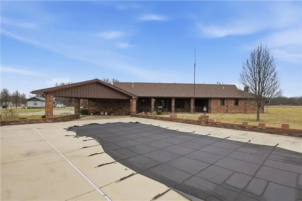 $650,000 | 1055 South 200th Street, Pittsburg, KS 66762