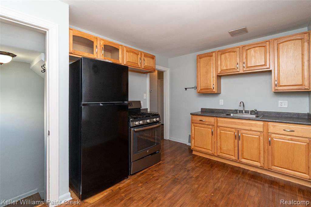 3515 Durham Road Royal Oak, MI 48073 - Photo 13 of 46