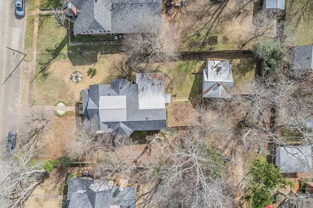 $215,000 | 511 South Royall Street, Palestine, TX 75801