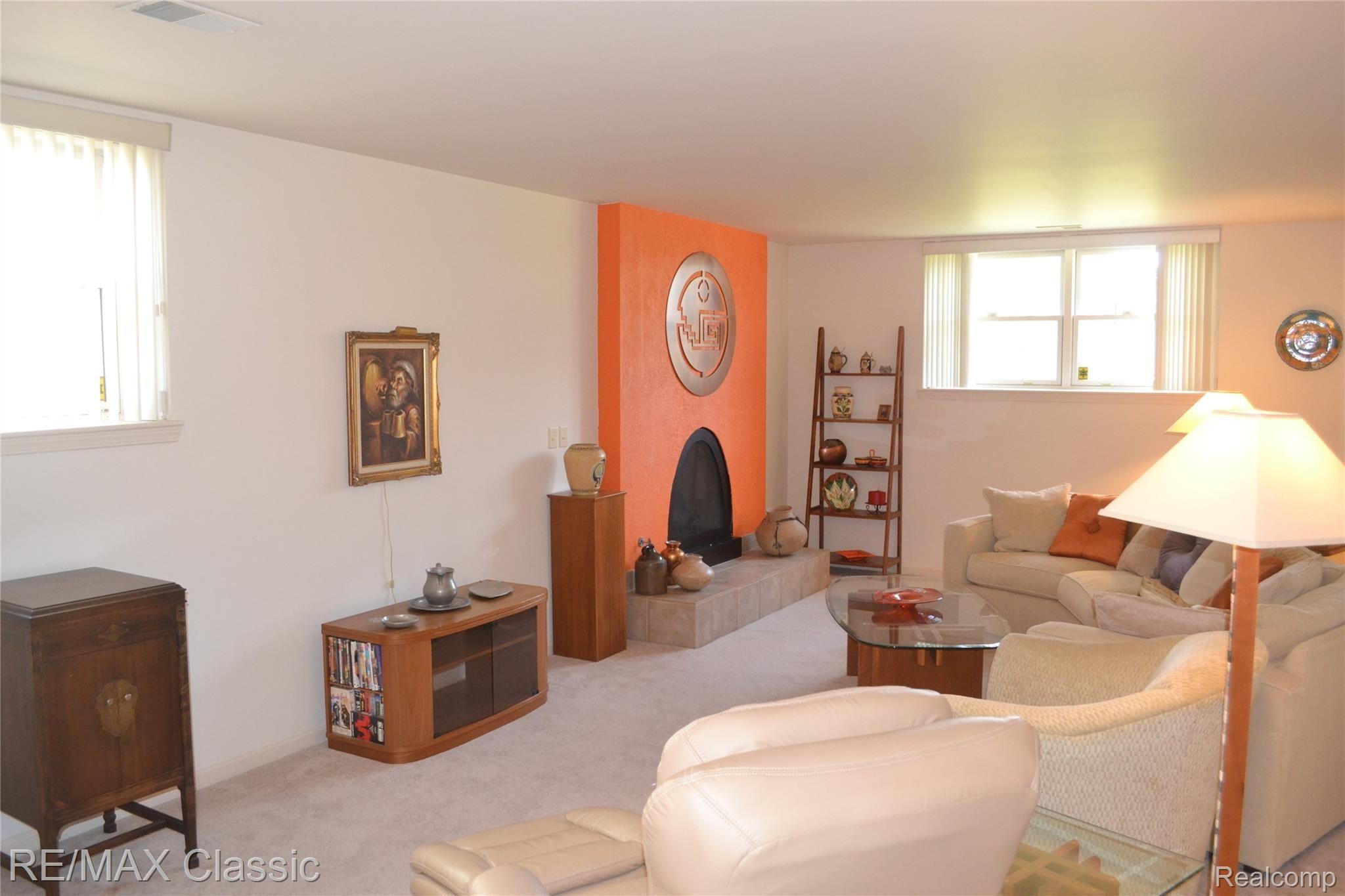 5720 Wedgewood Road Canton, MI 48187 - Photo 23 of 42 Family Room