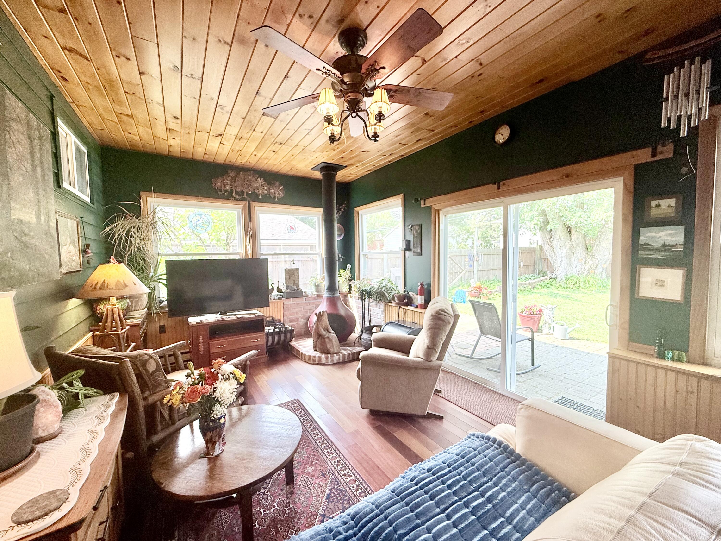 16 Olivetti Place Plattsburgh, NY 12901 - Photo 3 of 39
