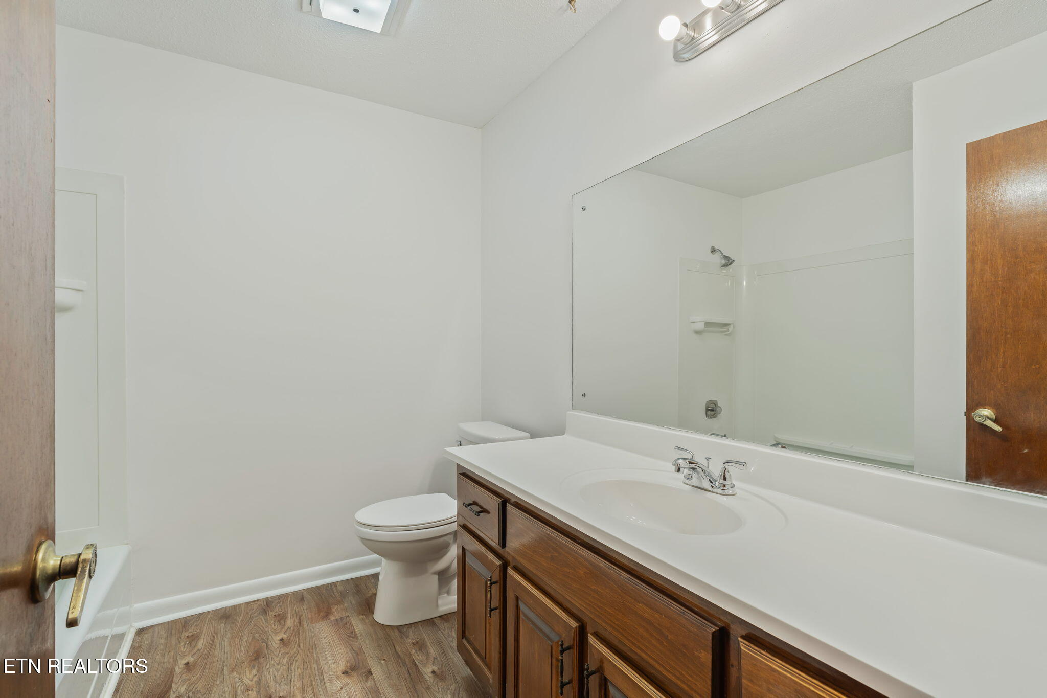 101 Newport Drive Oak Ridge, TN 37830 - Photo 26 of 51 Main Bath