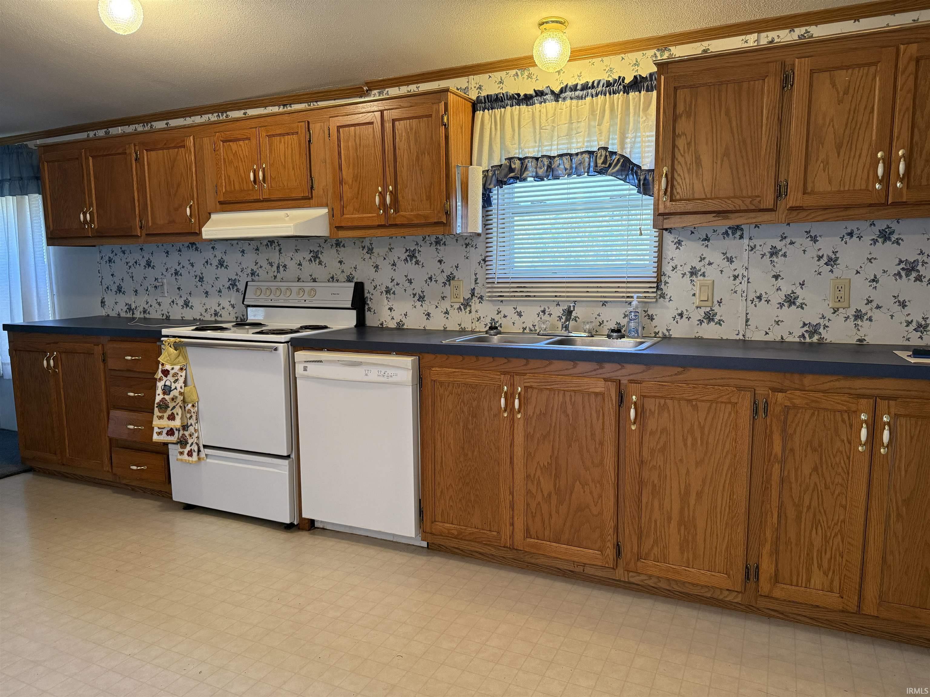 5752 Tunnelton Road Bedford, IN 47421 - Photo 2 of 15