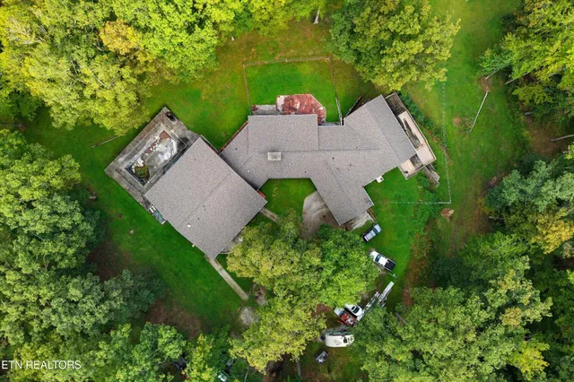 $650,000 | 605 South Lake Drive, Oneida, TN 37841