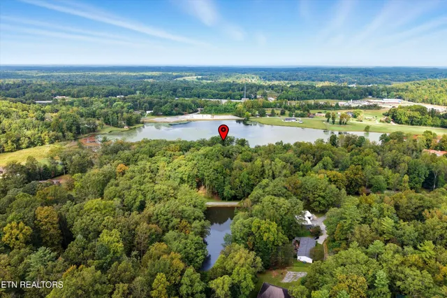 $650,000 | 605 South Lake Drive, Oneida, TN 37841