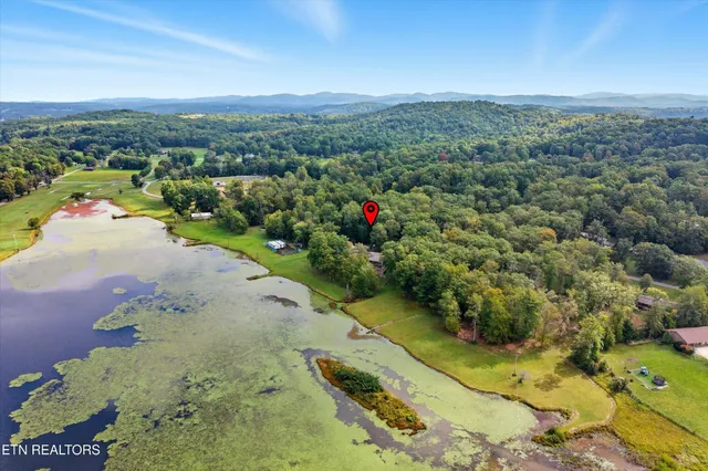 $650,000 | 605 South Lake Drive, Oneida, TN 37841