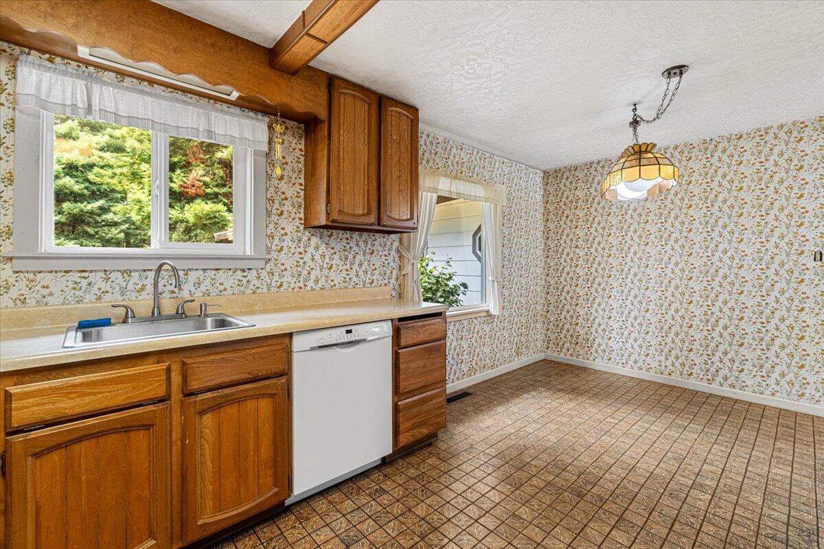 2113 Golf Course Road Bayside, CA 95524 - Photo 13 of 54 14-DSC03370-HDR