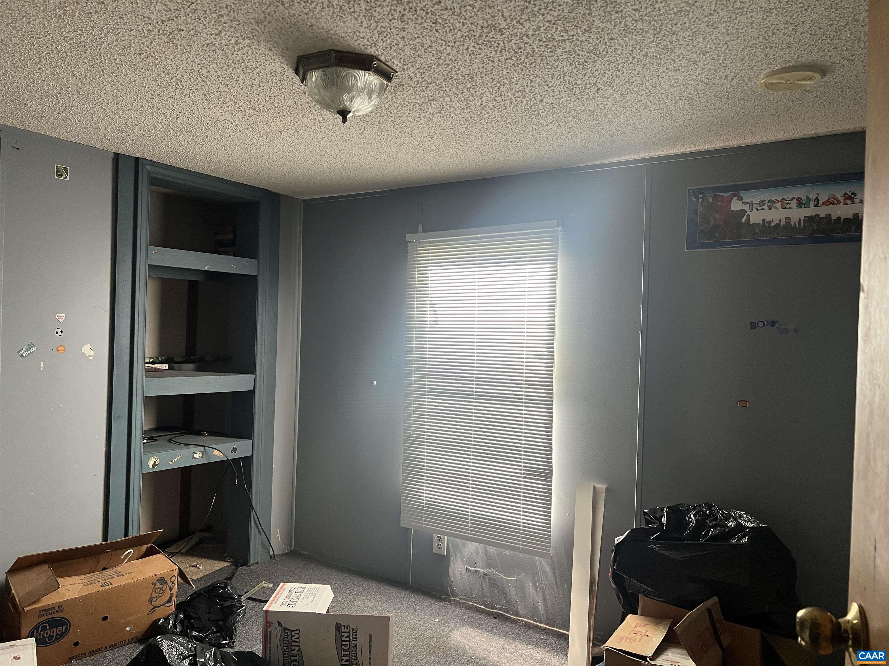 19 Mathews Lane Lyndhurst, VA 22952 - Photo 15 of 70 a bathroom with a sink and a chair