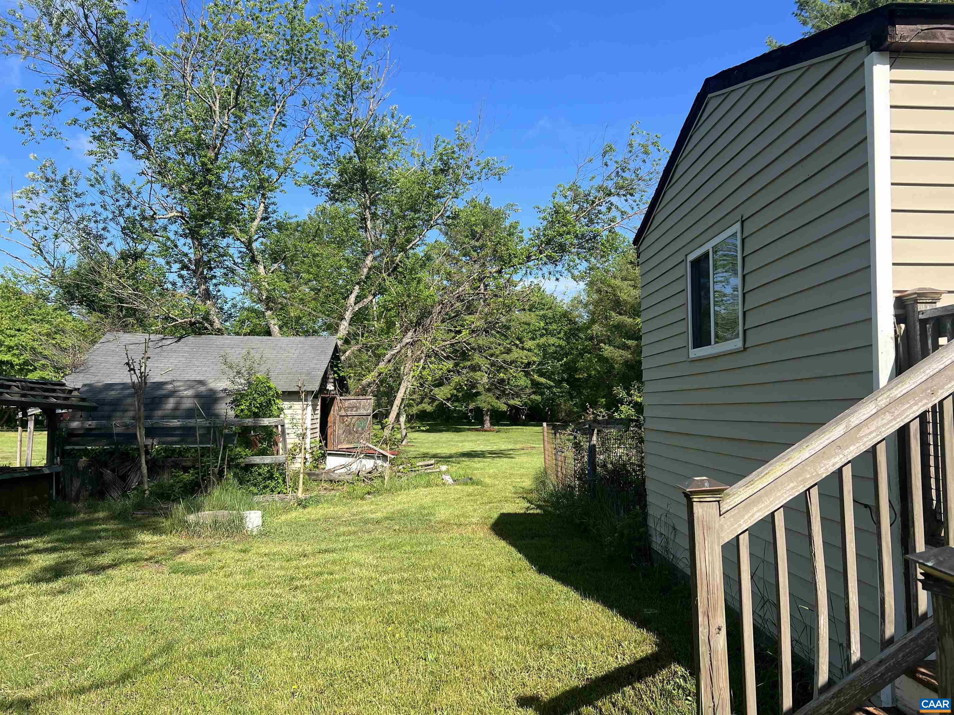 19 Mathews Lane Lyndhurst, VA 22952 - Photo 19 of 70 a view of a house with backyard and sitting area