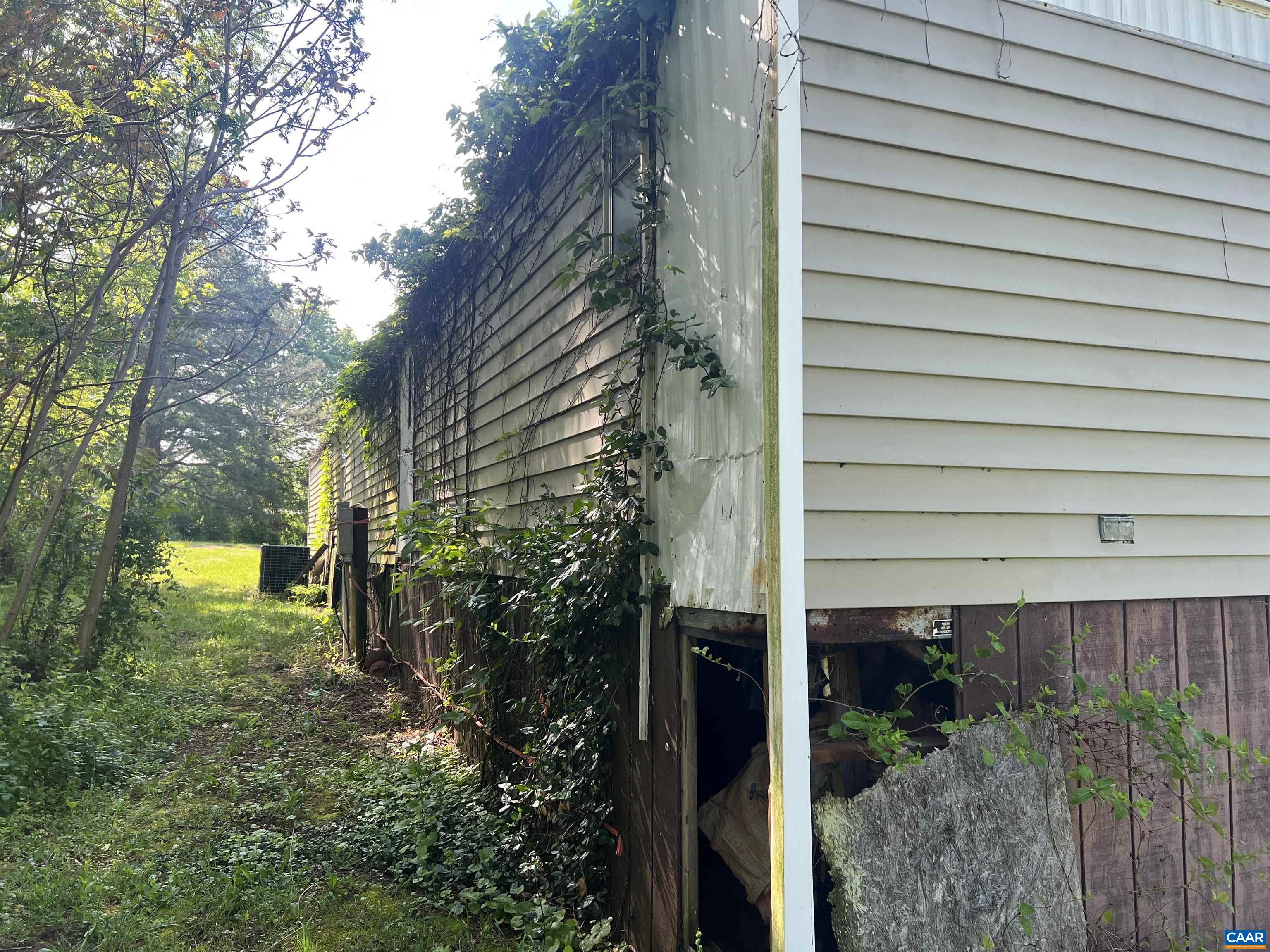 19 Mathews Lane Lyndhurst, VA 22952 - Photo 20 of 70 a view of a backyard