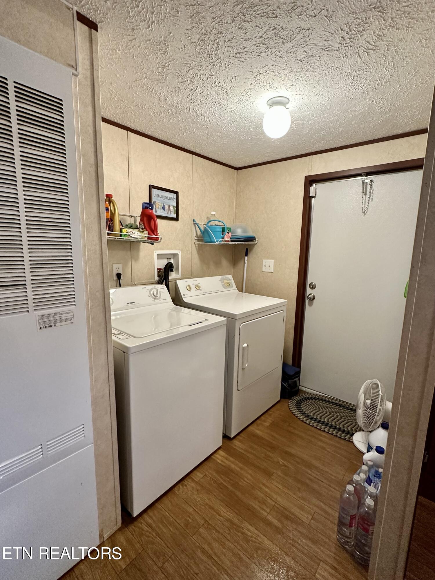 701 Red Hill Road Sunbright, TN 37872 - Photo 8 of 18 IMG-2227