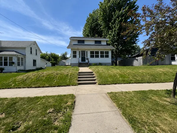 $220,000 | 1412 South Park Street, Red Wing, MN 55066