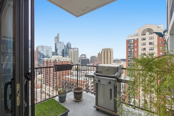 $6,500 | 1530 South State Street, Unit 16G, Chicago, IL 60605
