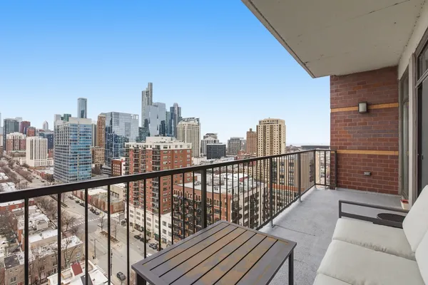 $6,500 | 1530 South State Street, Unit 16G, Chicago, IL 60605