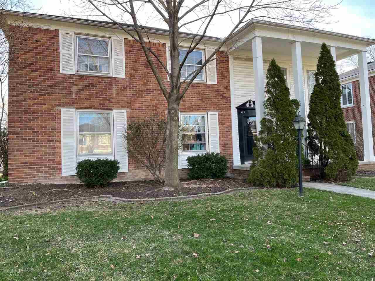 745 Harcourt Road Grosse Pointe, MI 48230 - Photo 2 of 9