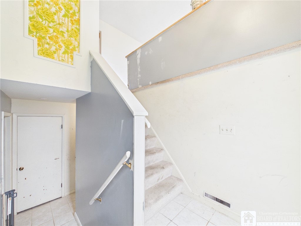925 Forness Avenue Olean, NY 14760 - Photo 2 of 32
