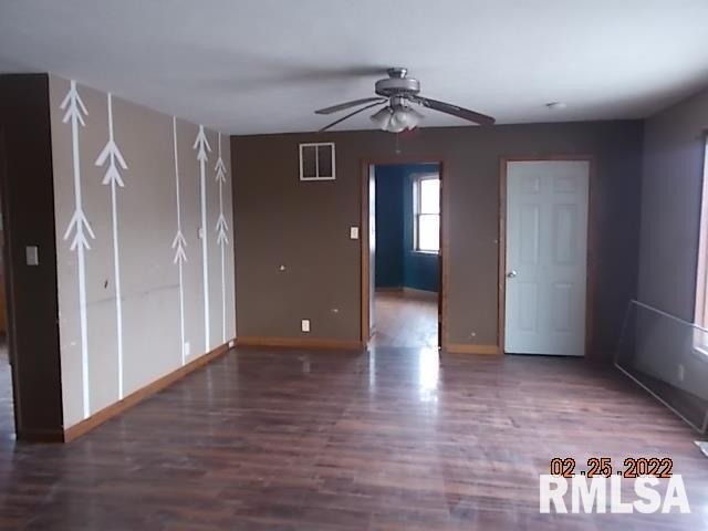 312 4th Street Farmersville, IL 62533 - Photo 7 of 11