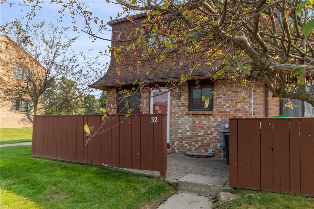 32 Surrey Hill Way Rochester, NY 14623 - Photo 1 of 1