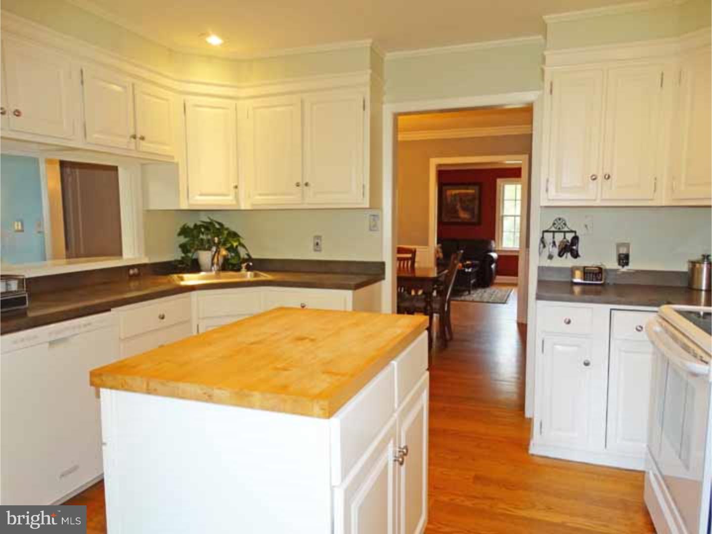10 Kenmore Road Yardley, PA 19067 - Photo 9 of 25 Gallery Image 9