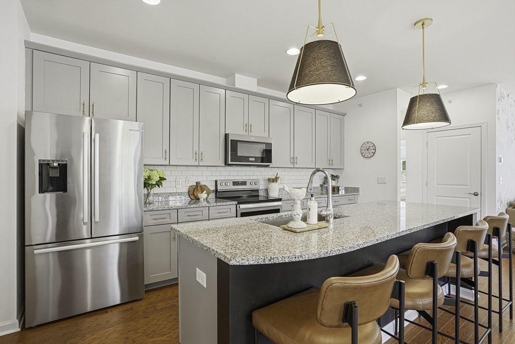 8 Jackson Drive, Unit 8 Upton, MA 01568 - Photo 3 of 41