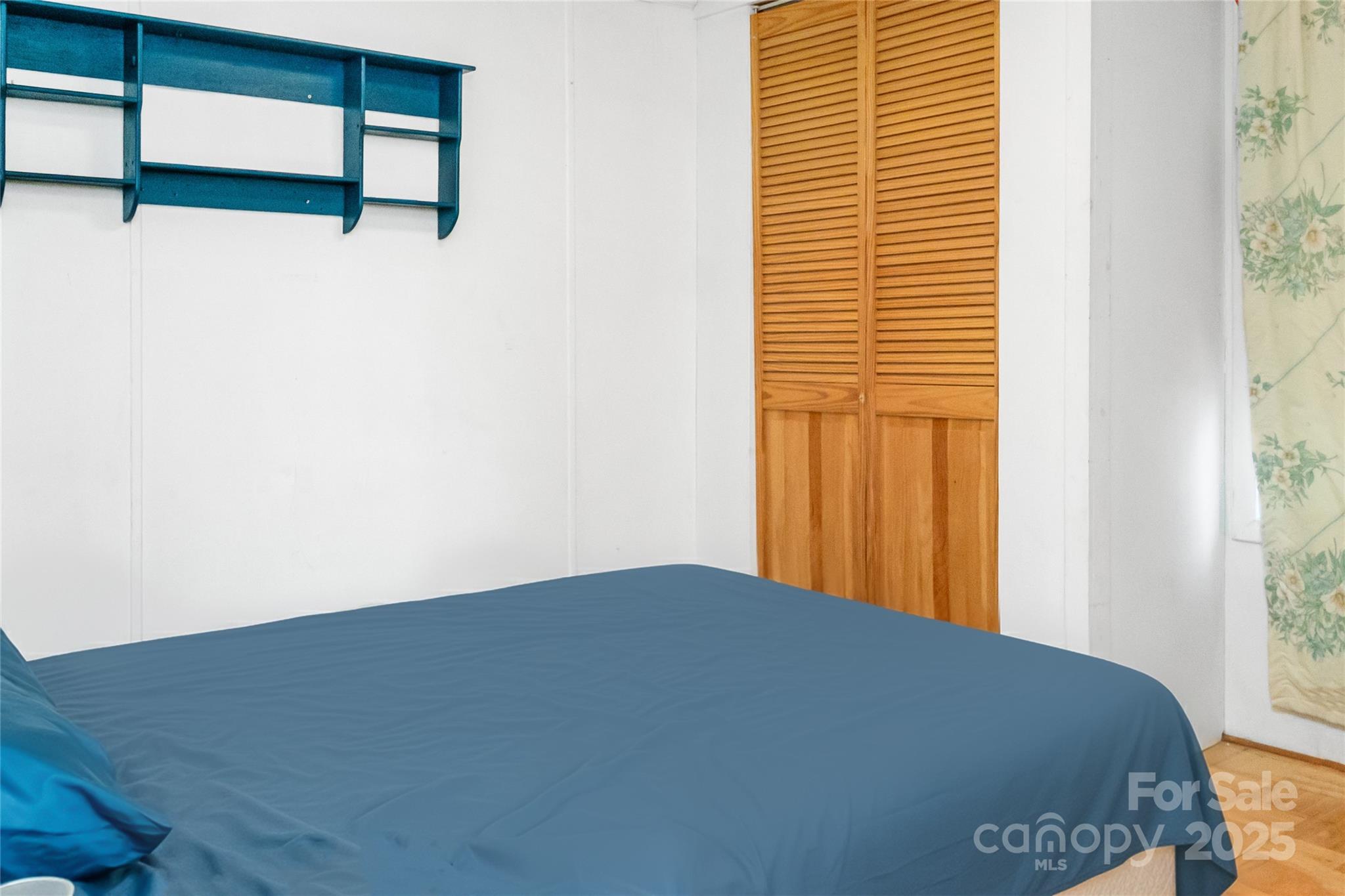 910 Summit Ridge Road Purlear, NC 28665 - Photo 8 of 28 a view of a big room with windows