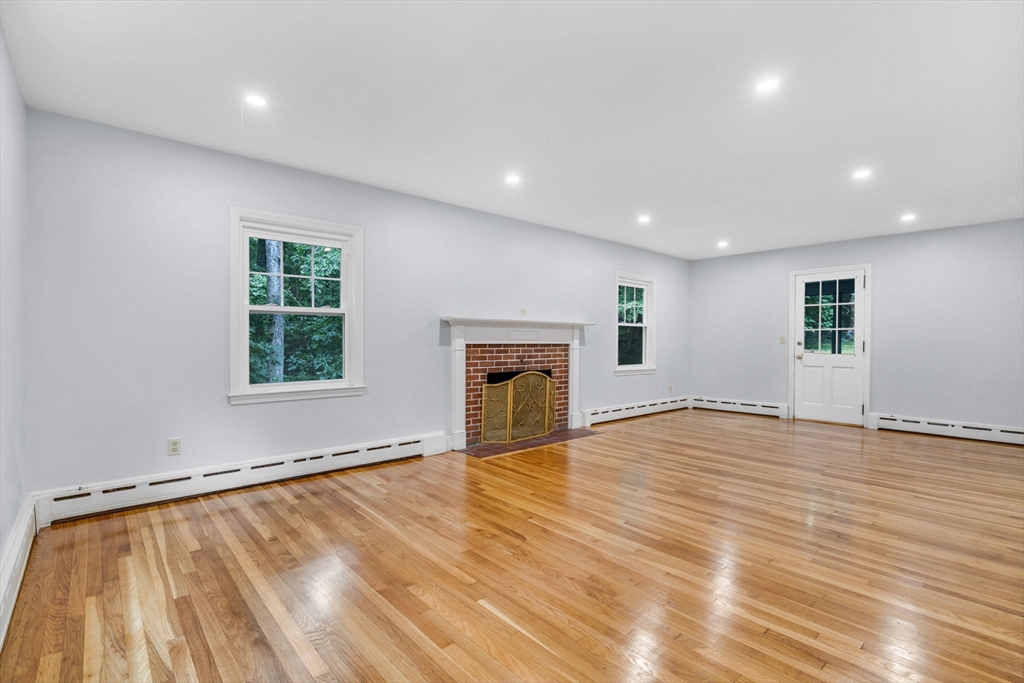 821 Boston Post Road Sudbury, MA 01776 - Photo 10 of 29