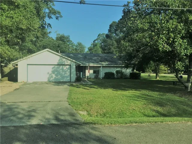 $2,500 | 540 Albert Street, Mandeville, LA 70448