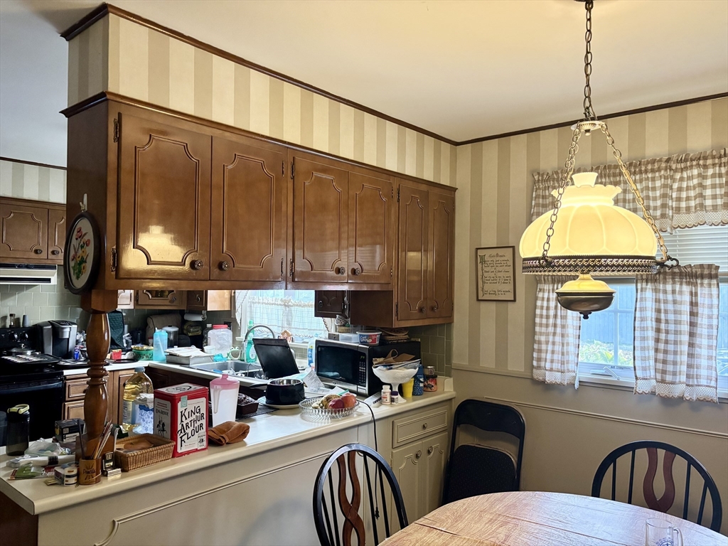 2 Howland Terrace New Bedford, MA 02740 - Photo 5 of 25