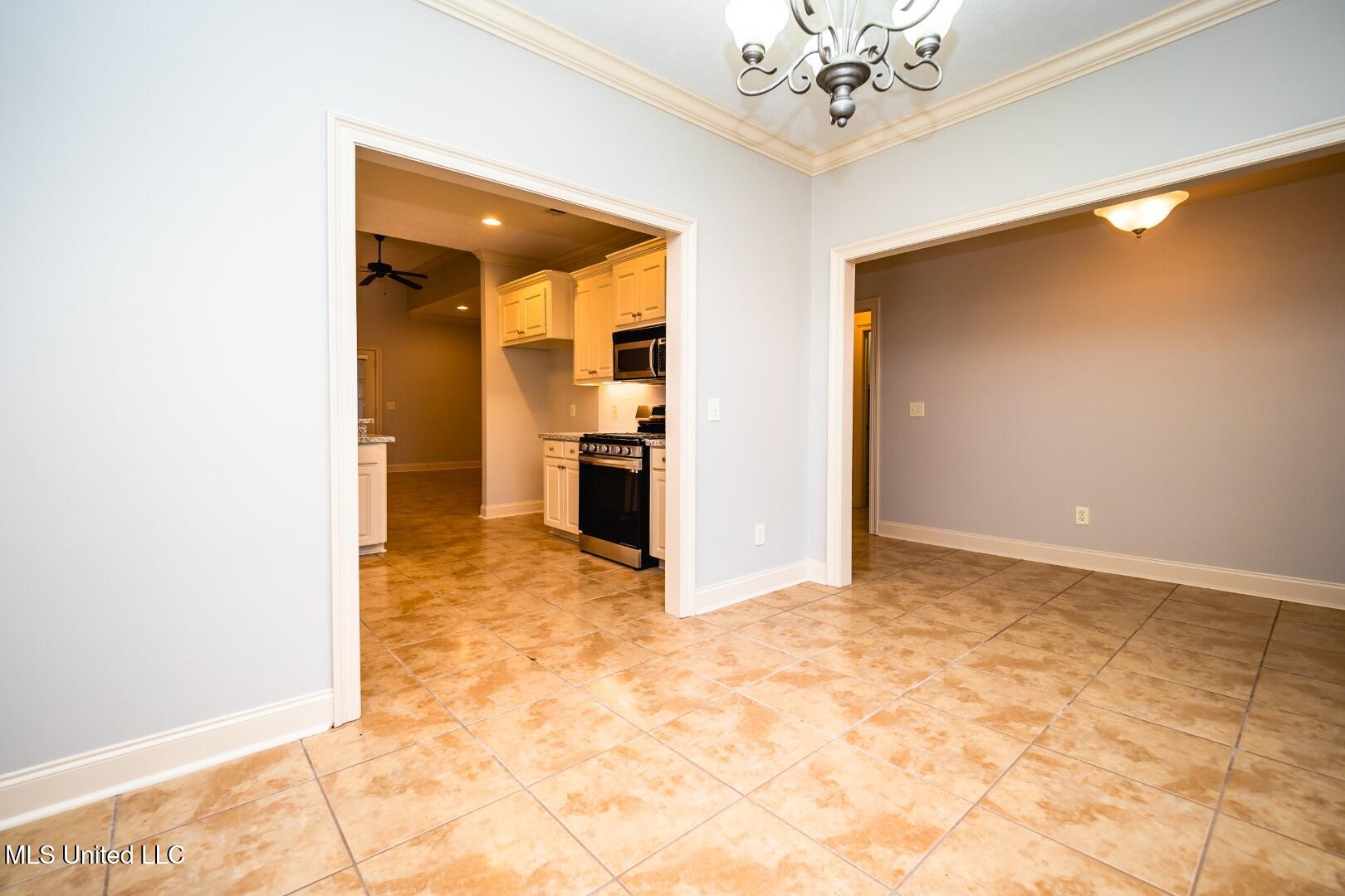 106 Wells Court Canton, MS 39046 - Photo 6 of 29 P3020006
