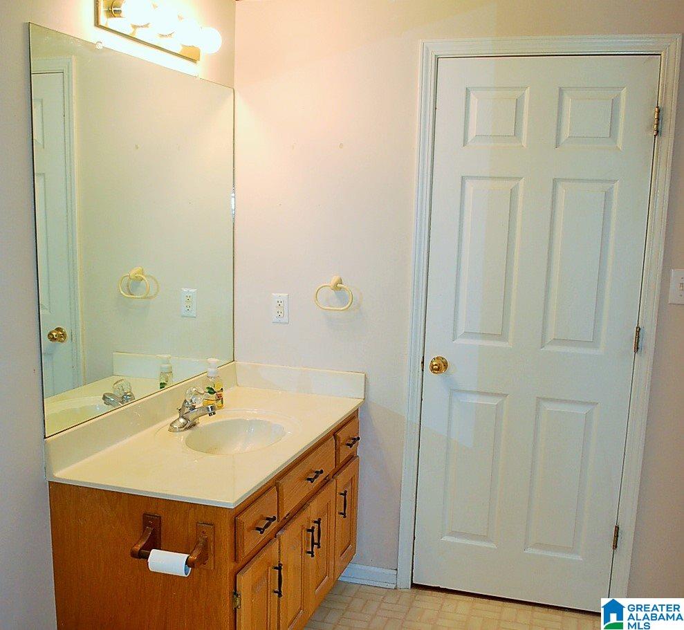 2140 Corner Road Warrior, AL 35180 - Photo 19 of 29