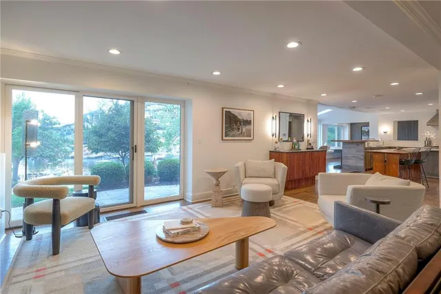 $1,299,000 | 132 Lakeshore Drive West, Lake Quivira, KS 66217