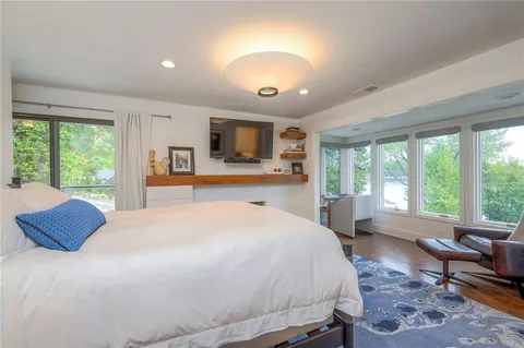 $1,299,000 | 132 Lakeshore Drive West, Lake Quivira, KS 66217