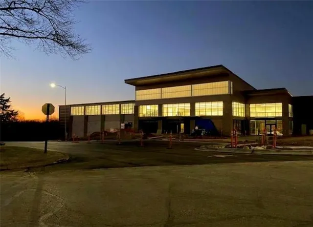 $1,299,000 | 132 Lakeshore Drive West, Lake Quivira, KS 66217