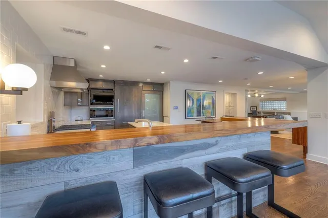 $1,299,000 | 132 Lakeshore Drive West, Lake Quivira, KS 66217