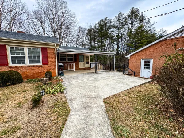 $469,999 | 88 Jean Place, Evington, VA 24550