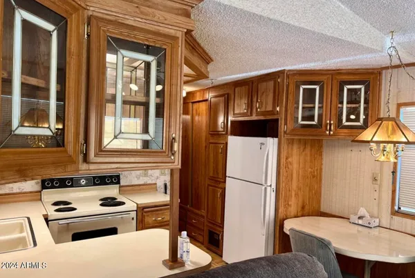 $1,350 | 210 East Mesa Drive, Florence, AZ 85132