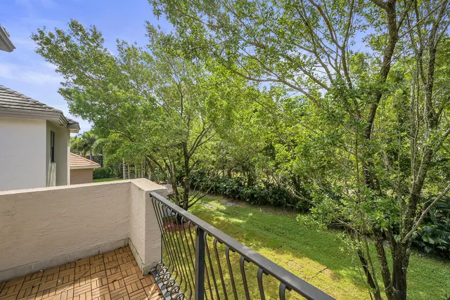a view of a back yard of the house