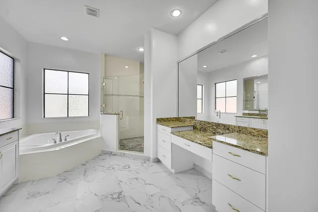 a view of a yard in front of house