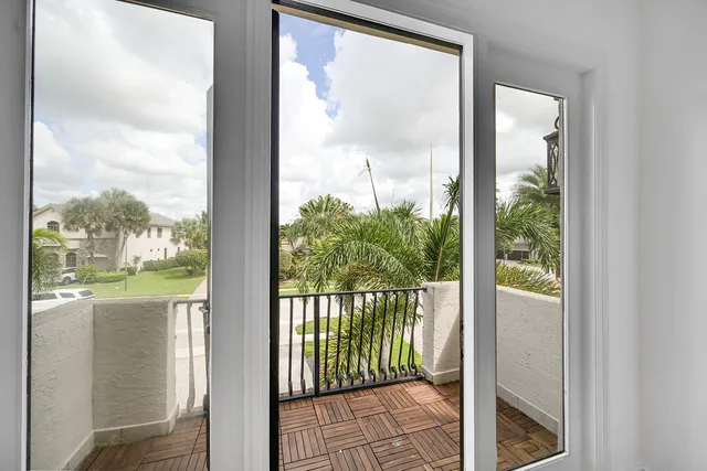 $1,199,000 | 10404 Trianon Place, Wellington, FL 33449