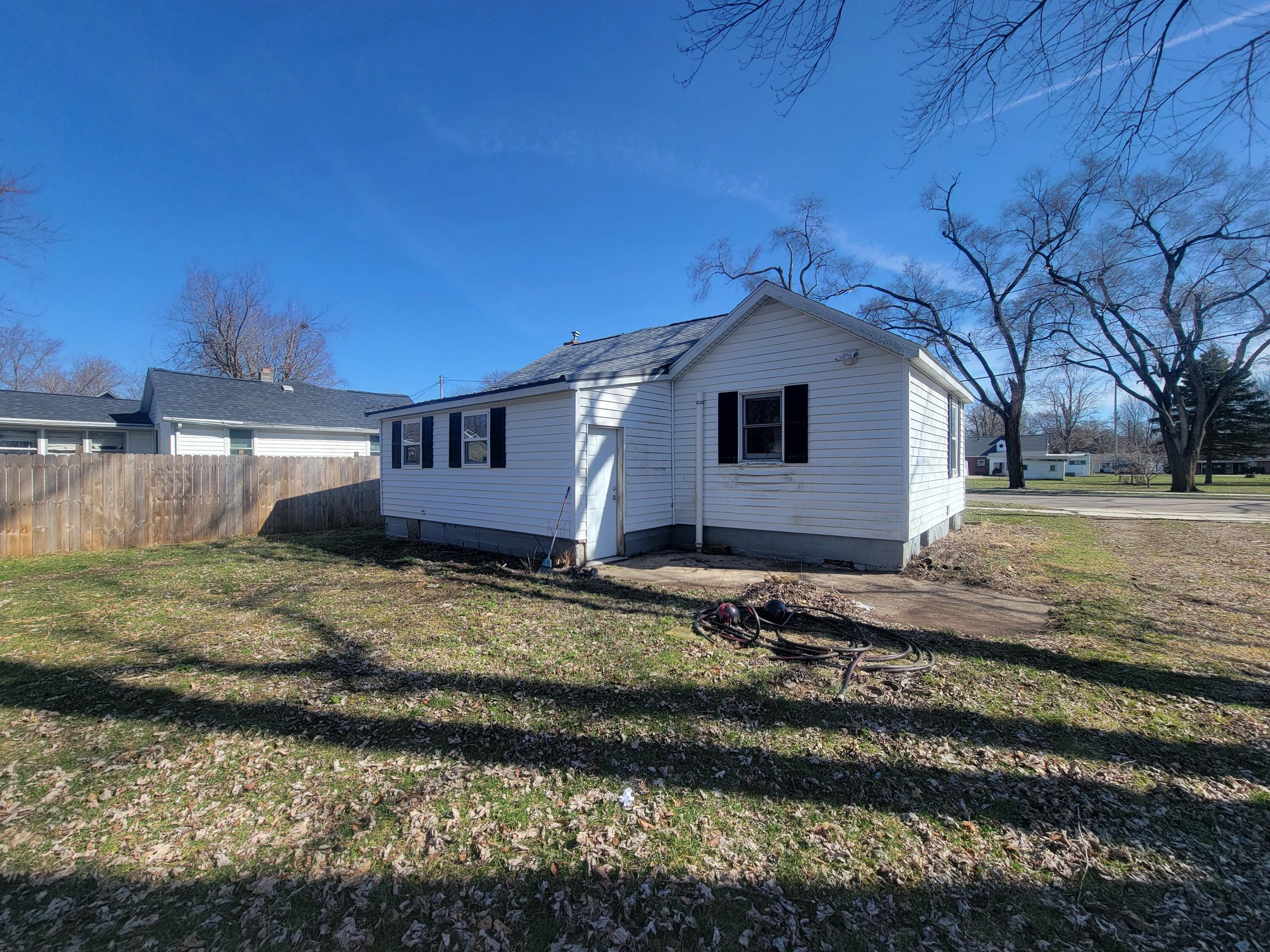 224 South Ruggles Street Bronson, MI 49028 - Photo 3 of 11 20260309_122625