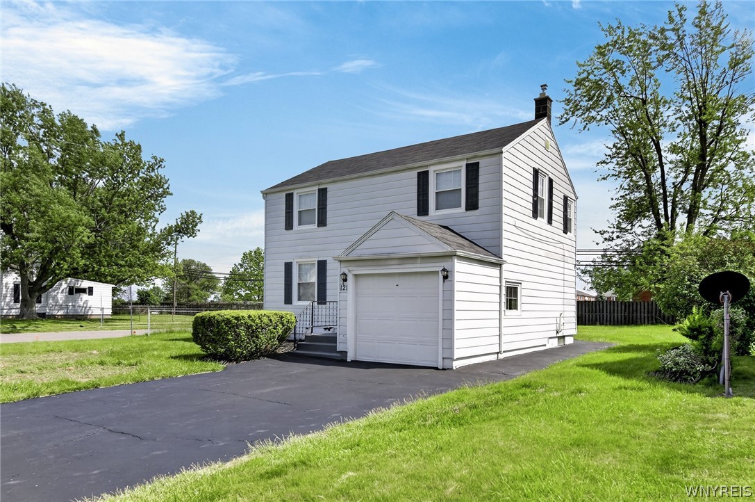 121 Southgate Road Cheektowaga, NY 14215 - Photo 5 of 50