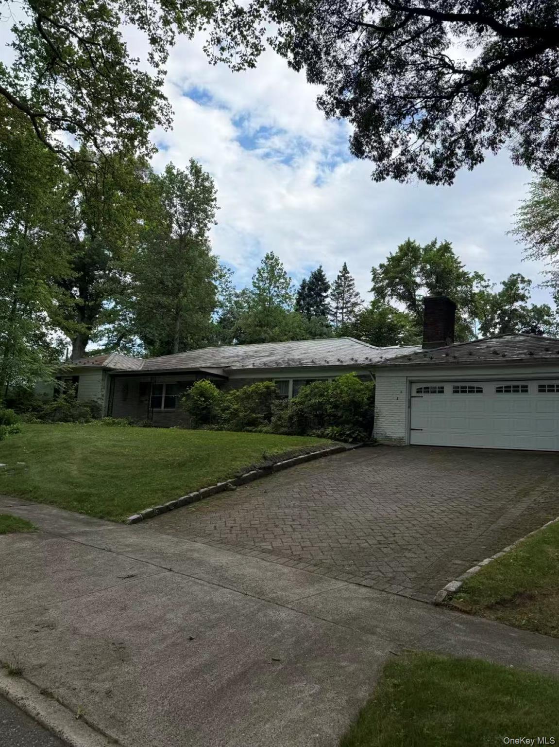 10 Hempton Road Great Neck, NY 11020 - Photo 1 of 8