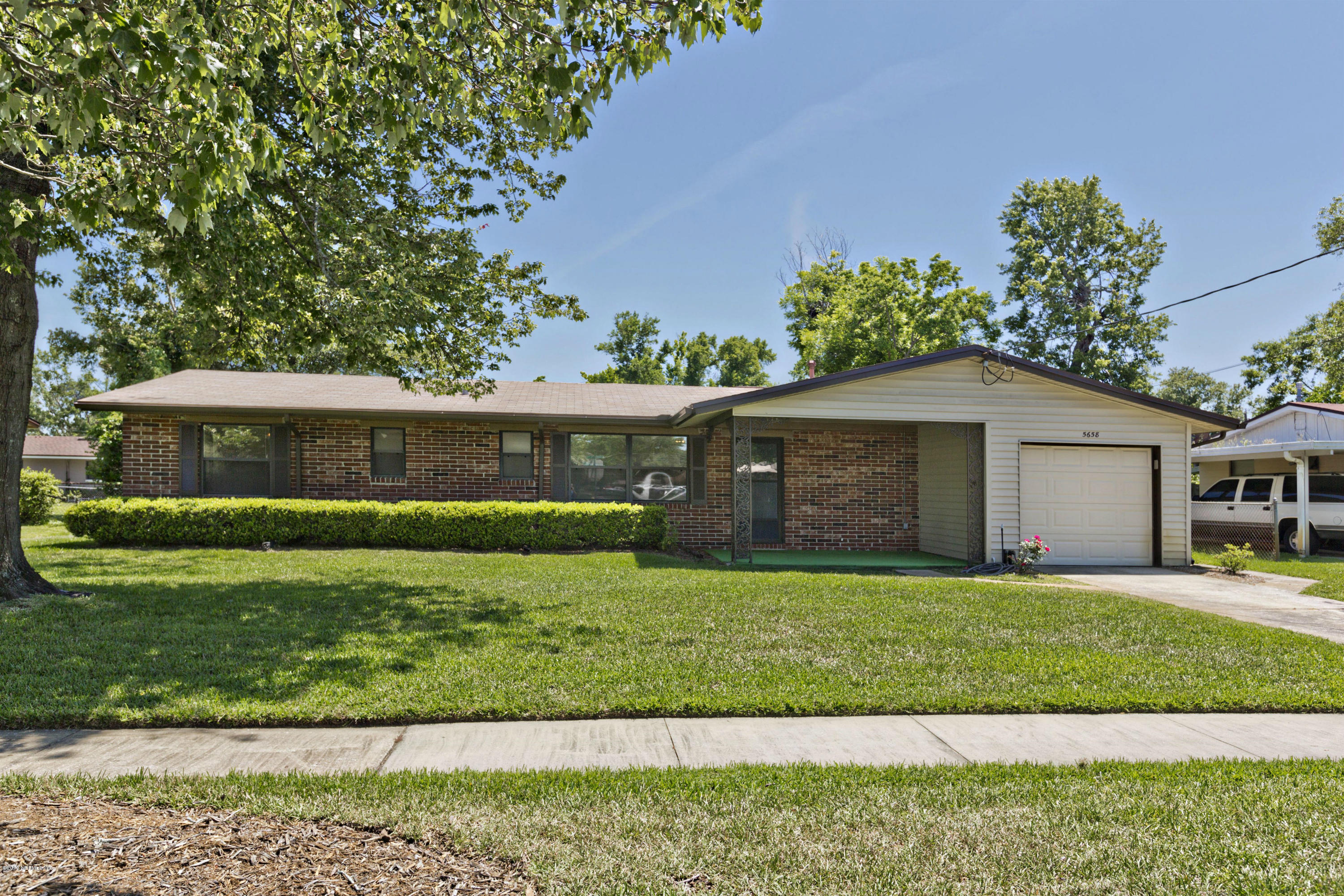 5658 Flagstaff Road Jacksonville, FL 32207 - Photo 1 of 25 Exterior Front