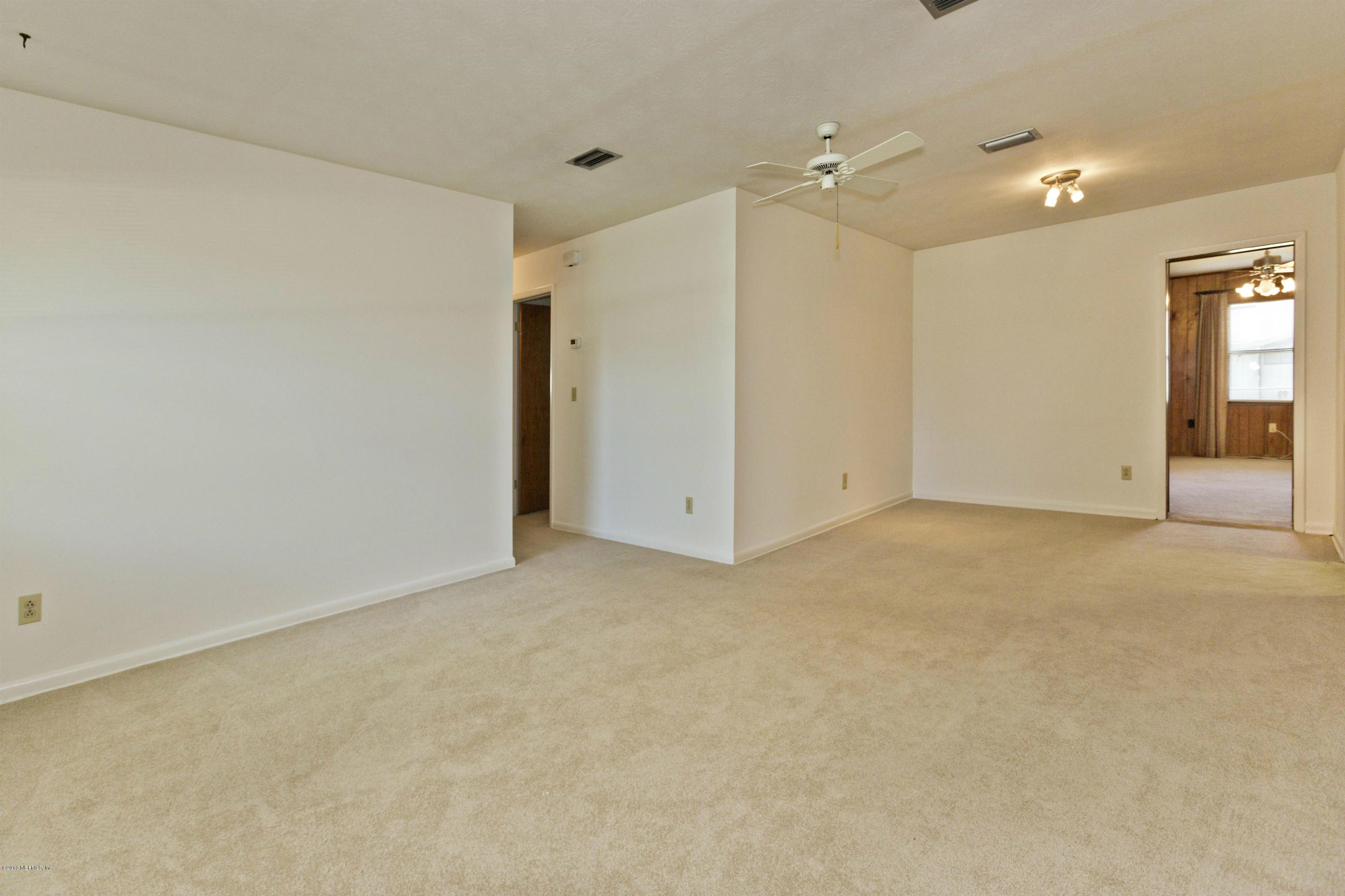 5658 Flagstaff Road Jacksonville, FL 32207 - Photo 5 of 25 LivingDining