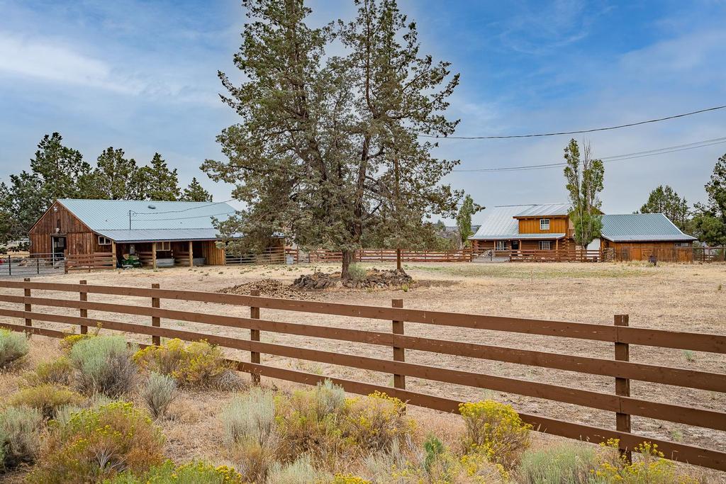 14657 Southwest Maverick Road Terrebonne, OR 97760 - Photo 29 of 38 Beautiful setting